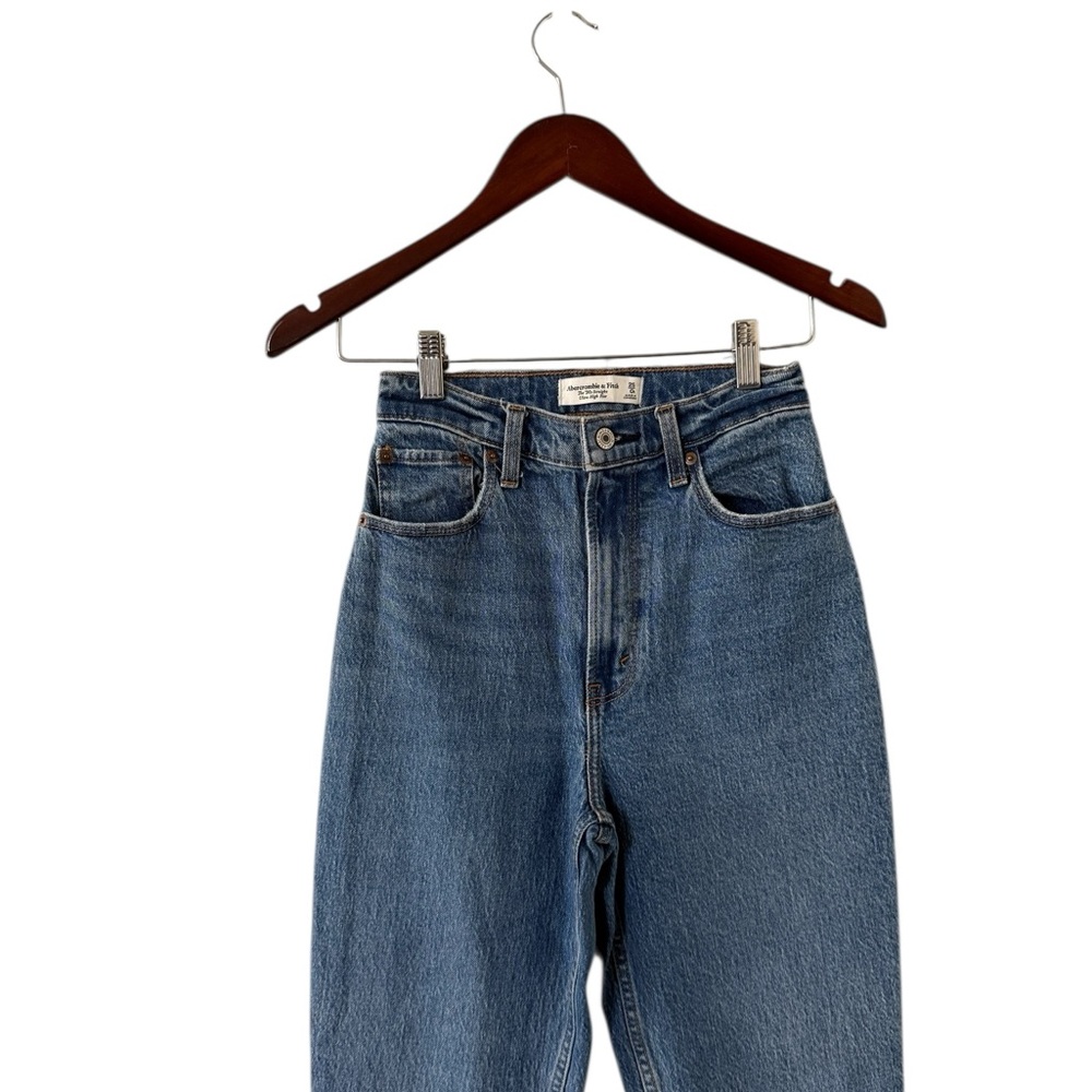 ABERCROMBIE & FITCH The 90’s Straight Ultra High Rise Jeans - Picture 3 of 8